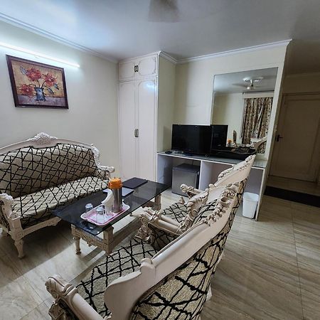 Hotel Mayur Deluxe Meerut Esterno foto