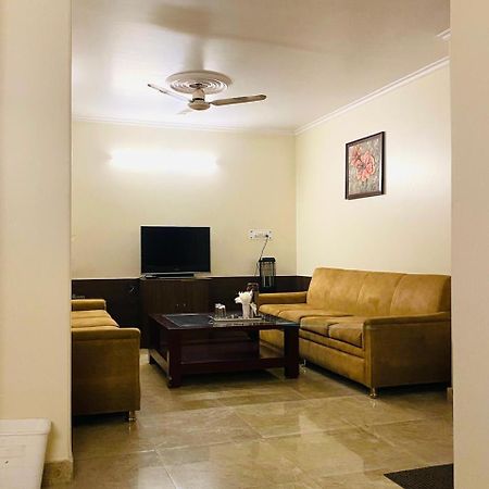 Hotel Mayur Deluxe Meerut Esterno foto
