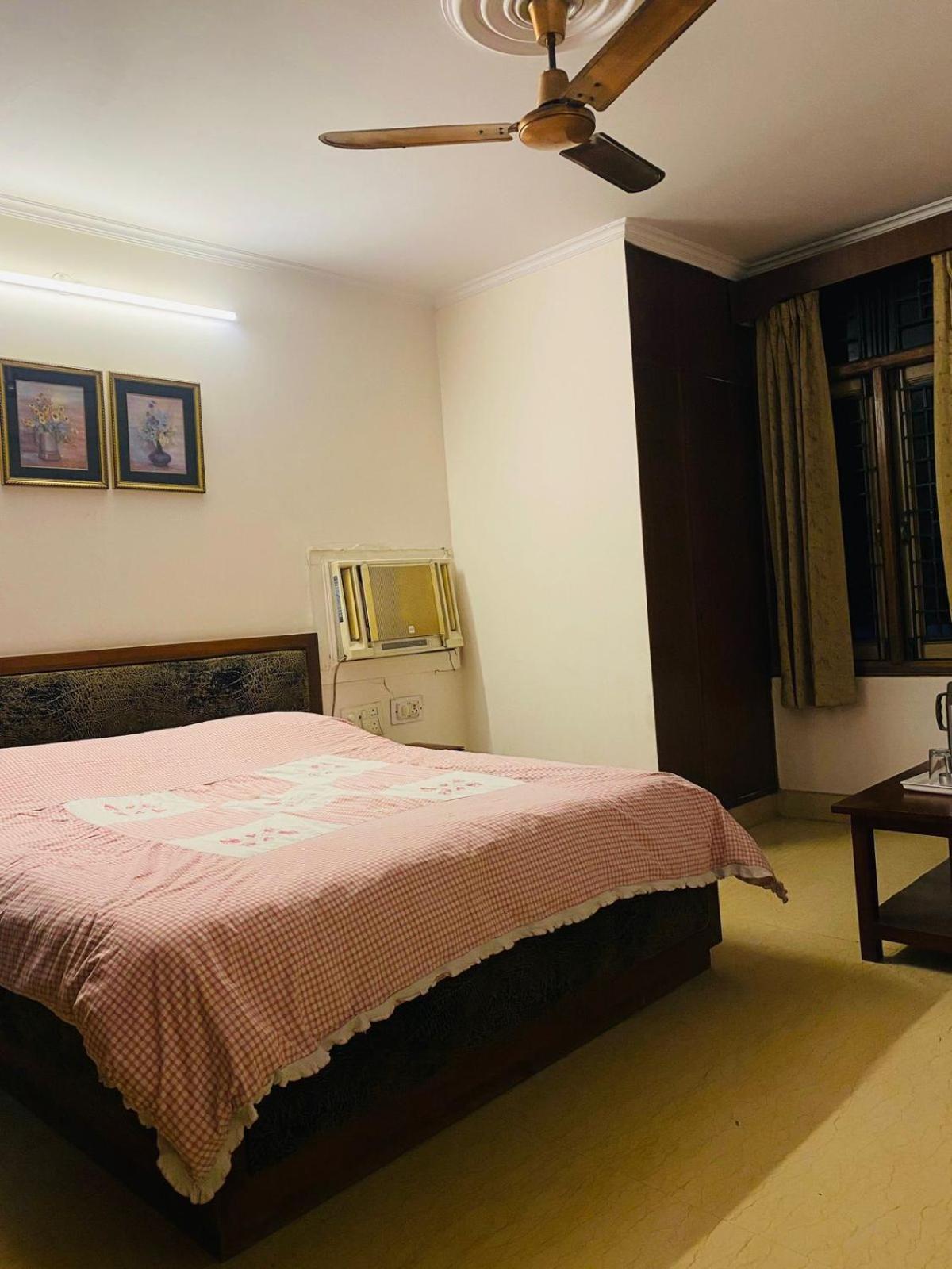 Hotel Mayur Deluxe Meerut Esterno foto